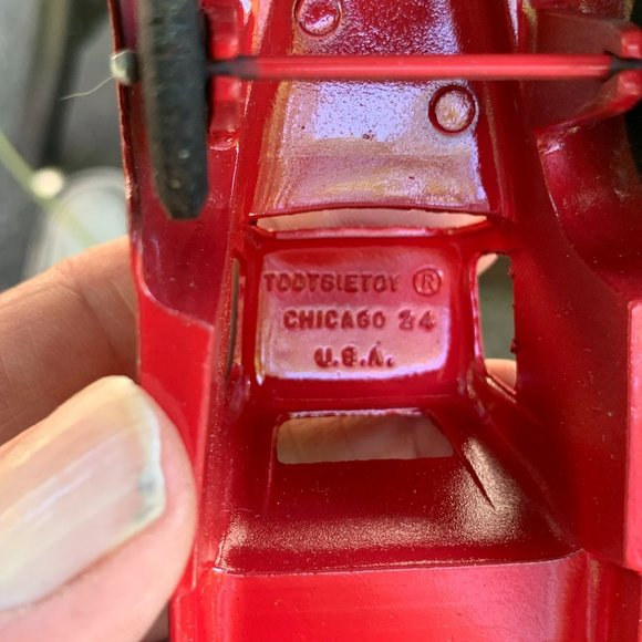 Tootsietoy Red Semi Truck Cab, Chicago 24, Red Paint Vintage from 1960s - Picture 7 of 9